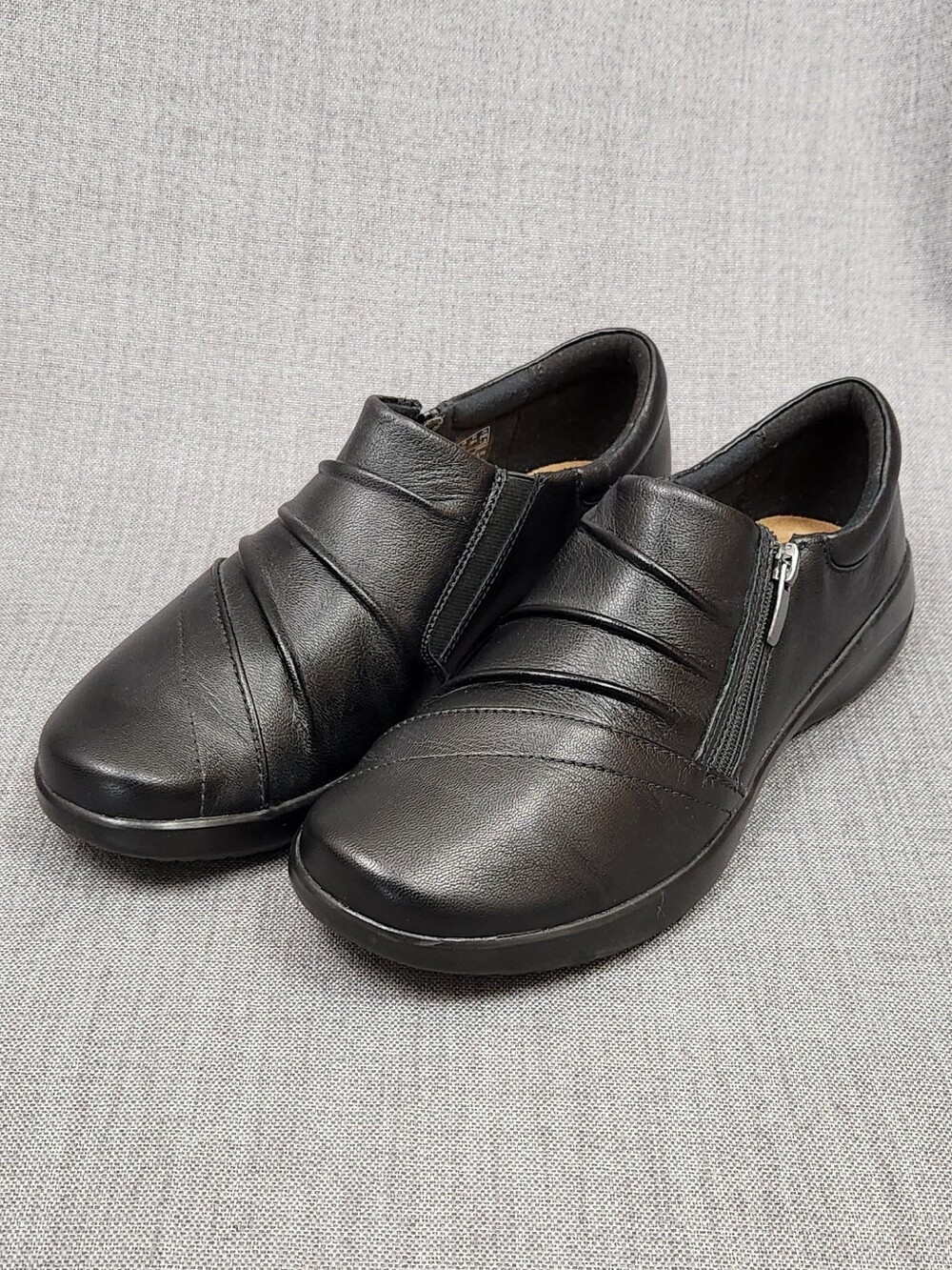 Clarks Black Leather Zip Up Low Professional Style Shoes. 8 1/2 Women.
